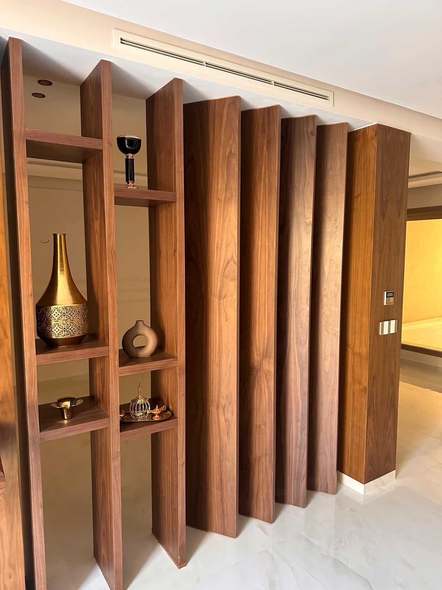 Séparation décorative en bois
